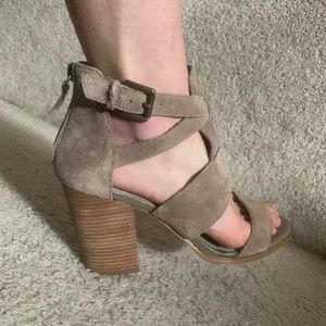 Hinge strappy heels